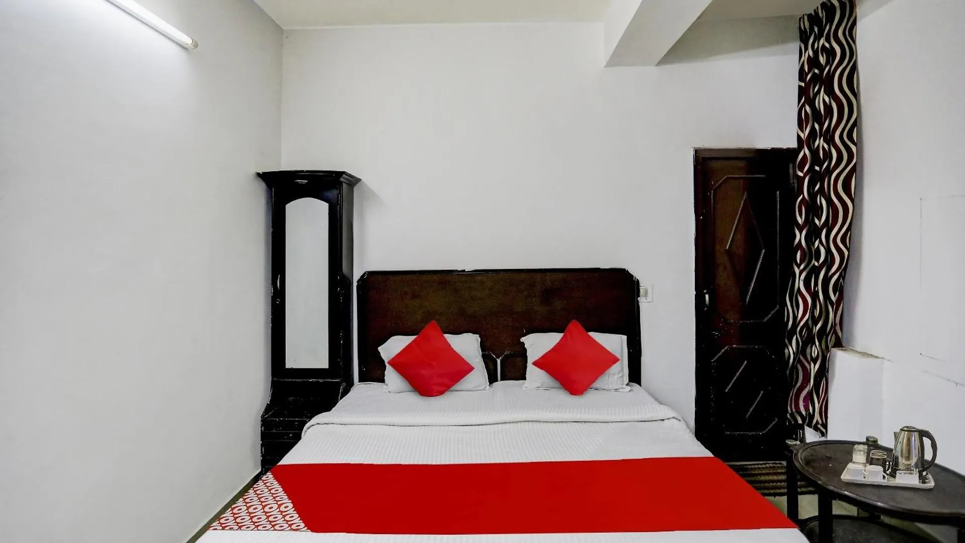 Hotel O Majestic Gurgaon