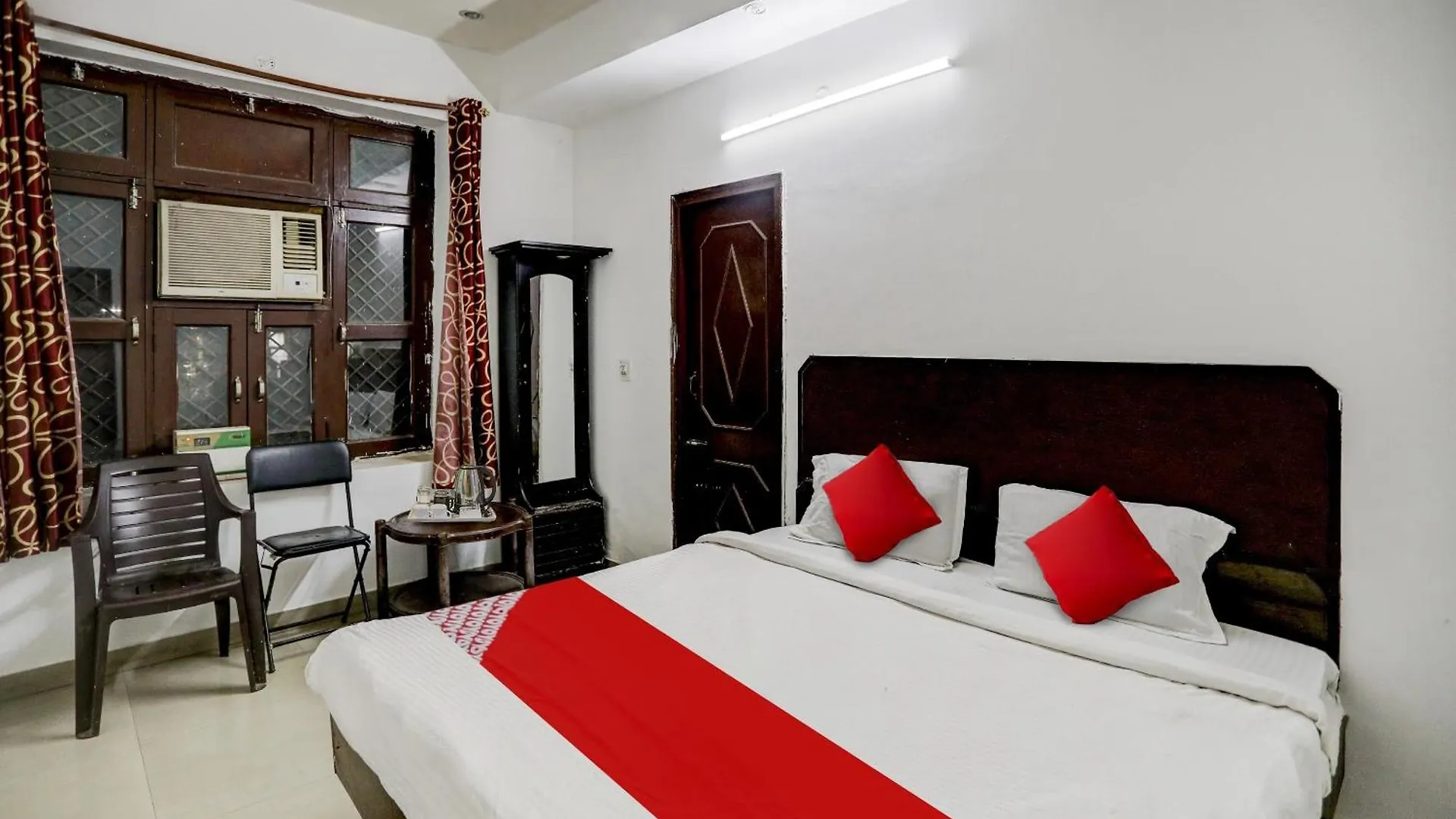 גורגאון Hotel O Majestic 3*,  הודו